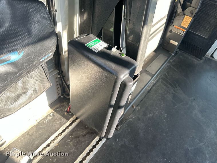 image for item DM2610 2004 Blue Bird  school bus