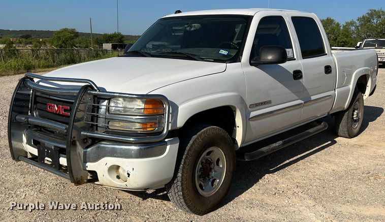 image for item DN3119 2005 GMC Sierra 2500HD  Crew Cab pickup truck