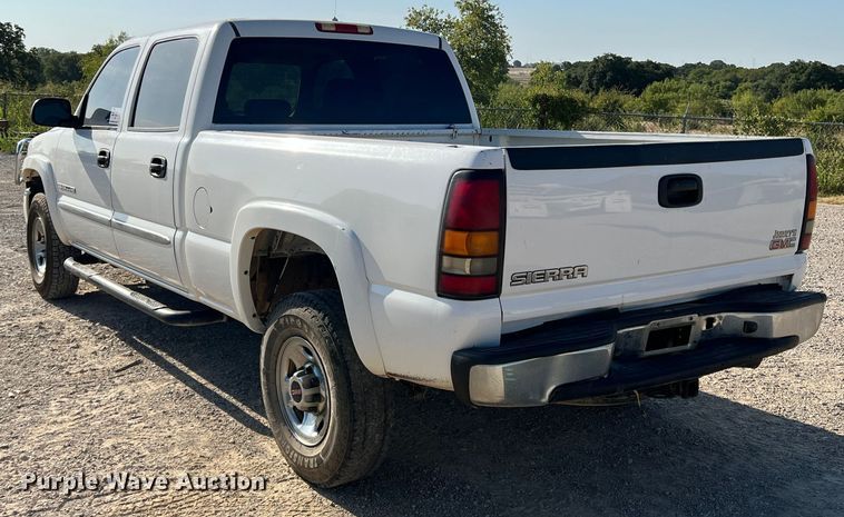 image for item DN3119 2005 GMC Sierra 2500HD  Crew Cab pickup truck