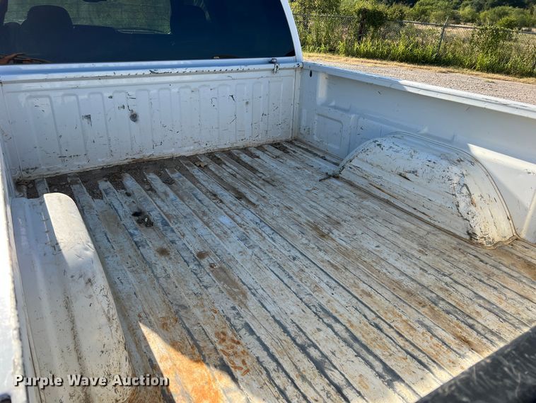 image for item DN3119 2005 GMC Sierra 2500HD  Crew Cab pickup truck