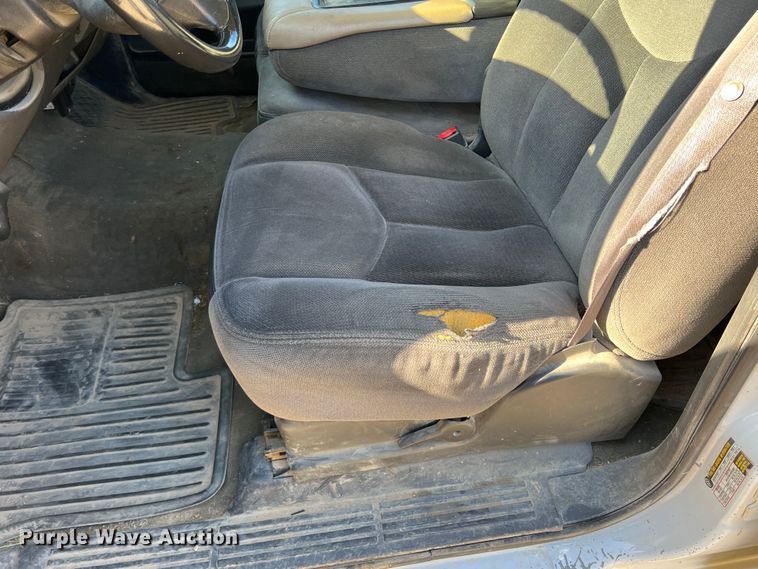 image for item DN3119 2005 GMC Sierra 2500HD  Crew Cab pickup truck