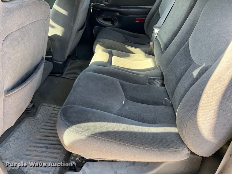 image for item DN3119 2005 GMC Sierra 2500HD  Crew Cab pickup truck