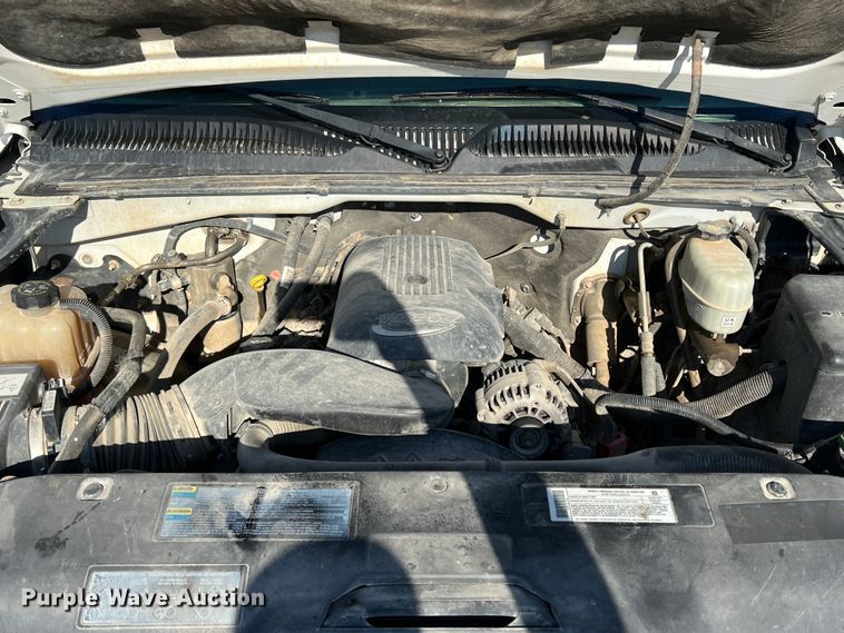 image for item DN3119 2005 GMC Sierra 2500HD  Crew Cab pickup truck