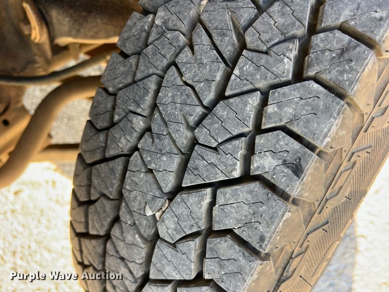 image for item DN3119 2005 GMC Sierra 2500HD  Crew Cab pickup truck