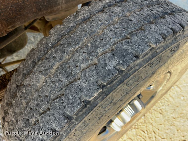 image for item DN3119 2005 GMC Sierra 2500HD  Crew Cab pickup truck