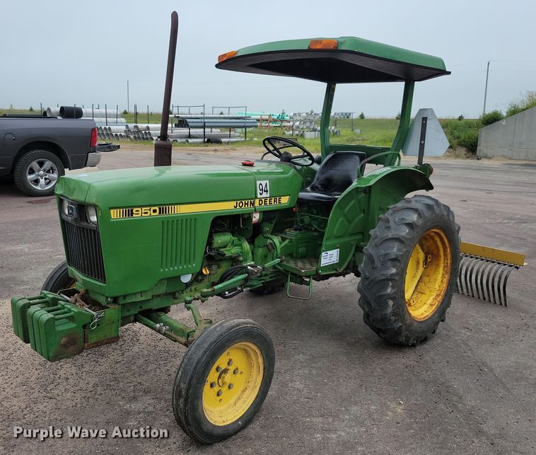 image for item DN4092 1980 John Deere 950  tractor