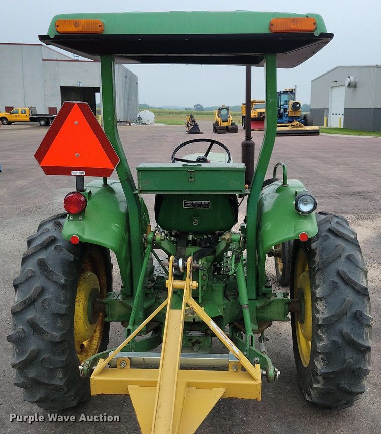 image for item DN4092 1980 John Deere 950  tractor