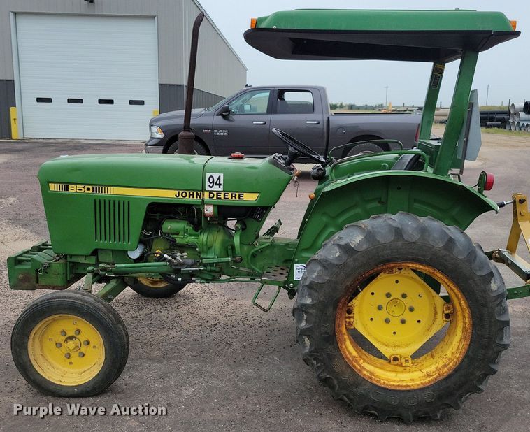 image for item DN4092 1980 John Deere 950  tractor