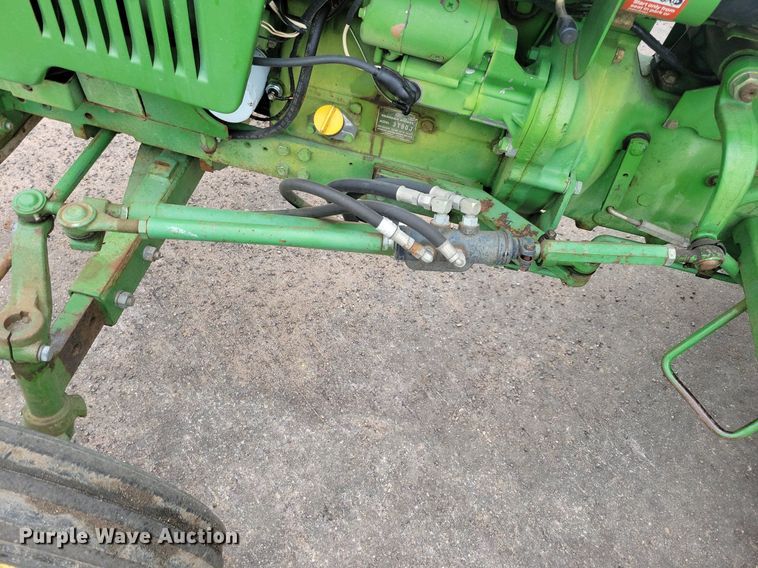 image for item DN4092 1980 John Deere 950  tractor