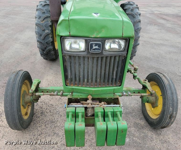 image for item DN4092 1980 John Deere 950  tractor