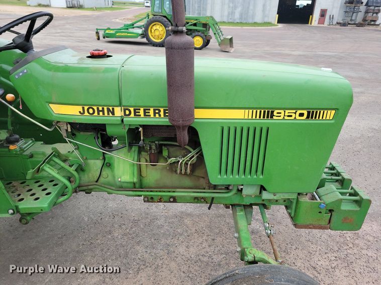 image for item DN4092 1980 John Deere 950  tractor