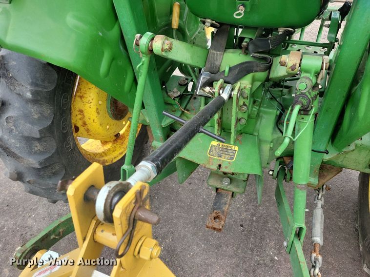 image for item DN4092 1980 John Deere 950  tractor