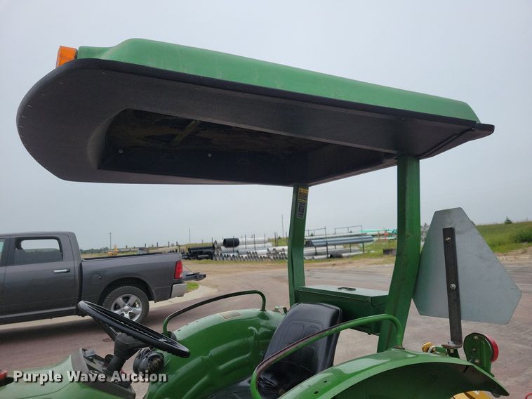 image for item DN4092 1980 John Deere 950  tractor