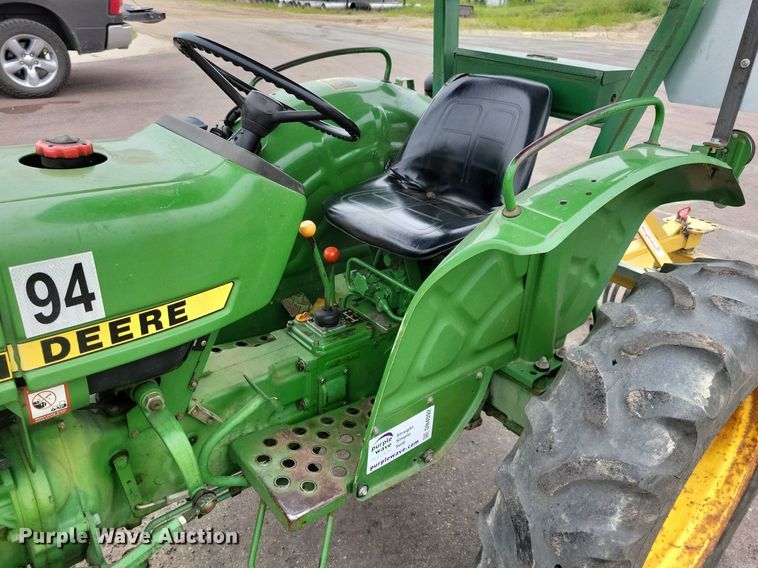 image for item DN4092 1980 John Deere 950  tractor
