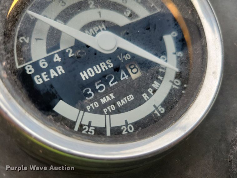 image for item DN4092 1980 John Deere 950  tractor