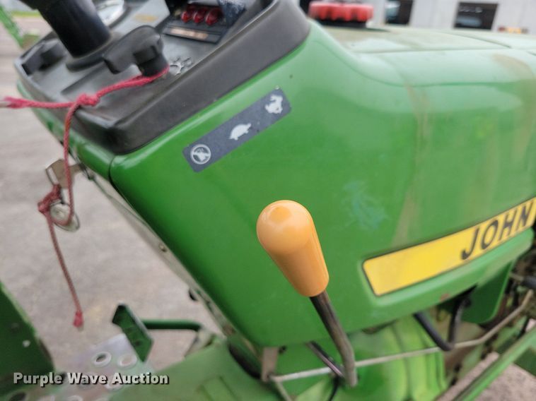 image for item DN4092 1980 John Deere 950  tractor