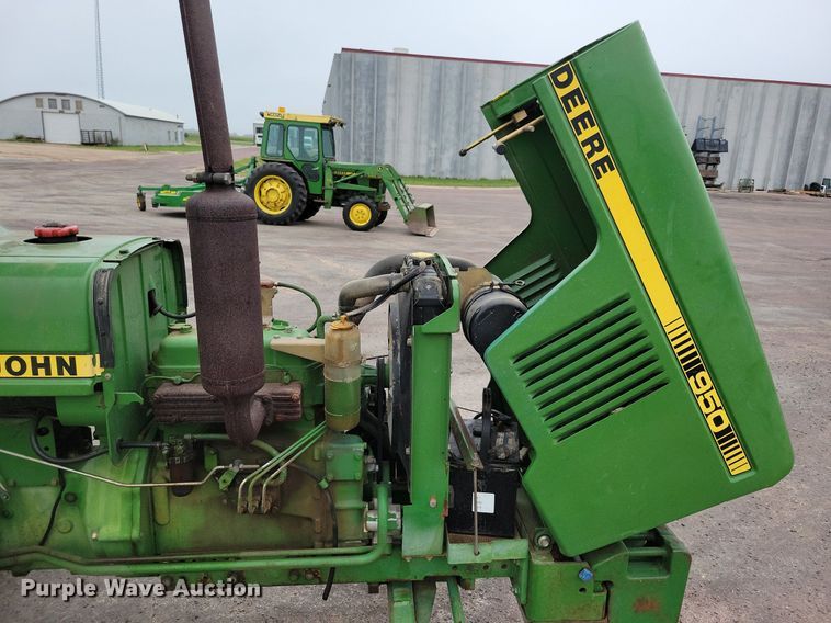 image for item DN4092 1980 John Deere 950  tractor