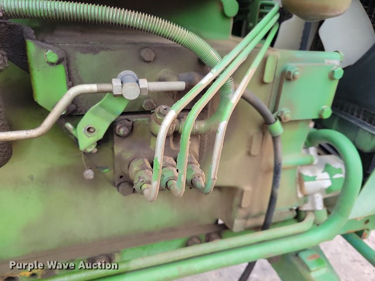 image for item DN4092 1980 John Deere 950  tractor