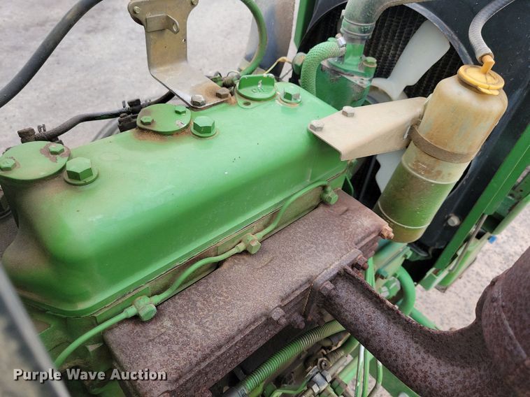 image for item DN4092 1980 John Deere 950  tractor