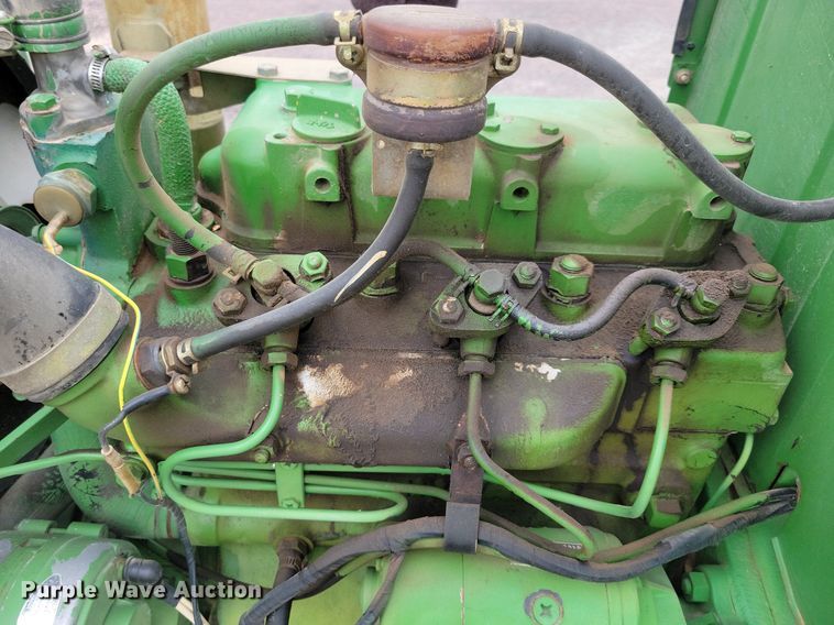 image for item DN4092 1980 John Deere 950  tractor