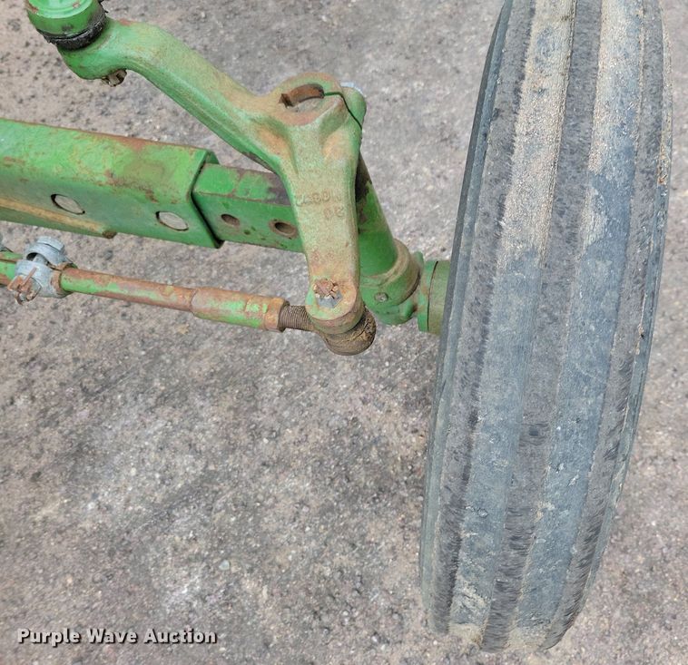 image for item DN4092 1980 John Deere 950  tractor