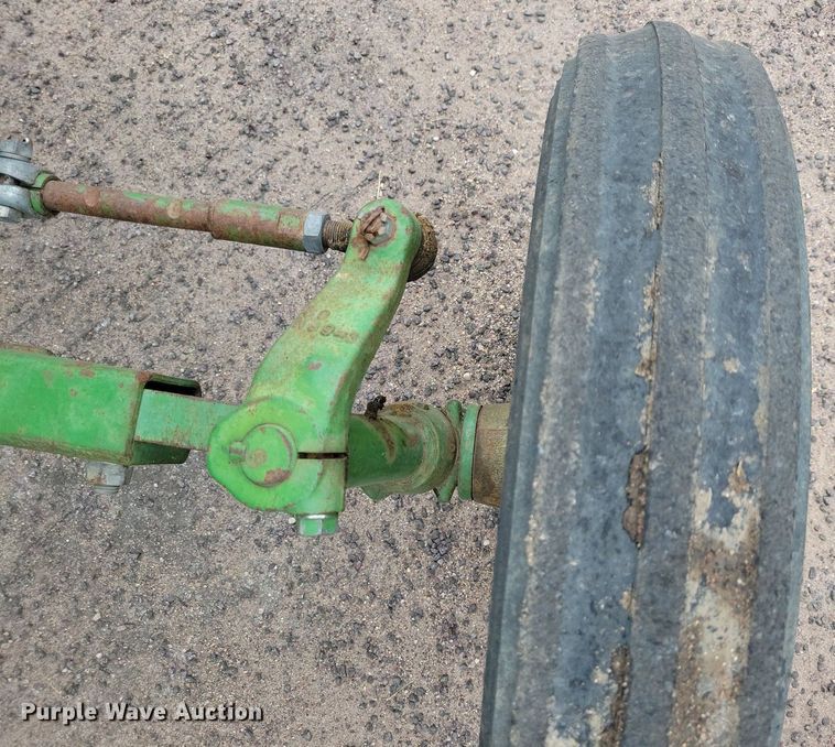 image for item DN4092 1980 John Deere 950  tractor