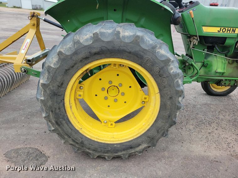 image for item DN4092 1980 John Deere 950  tractor