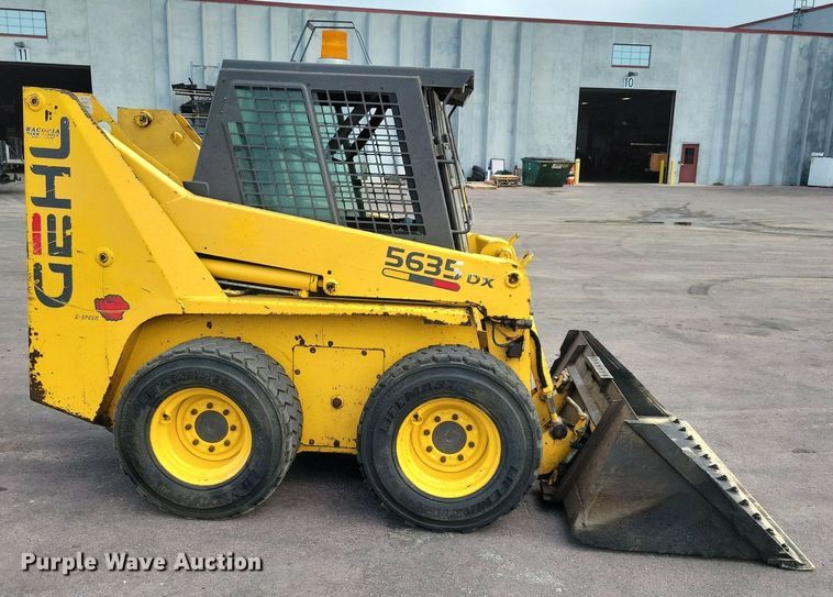 image for item DN4094 1999 Gehl 5635DX  skid steer loader