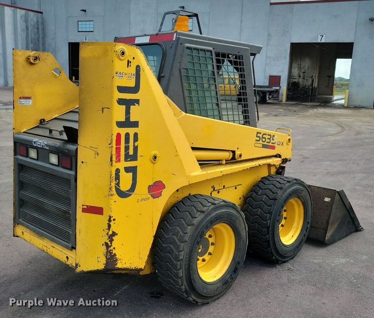 image for item DN4094 1999 Gehl 5635DX  skid steer loader