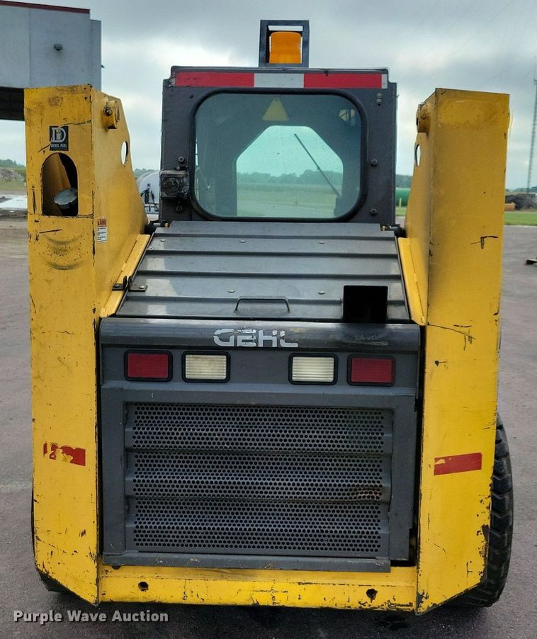 image for item DN4094 1999 Gehl 5635DX  skid steer loader