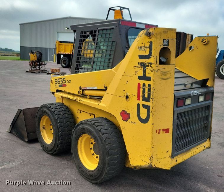 image for item DN4094 1999 Gehl 5635DX  skid steer loader