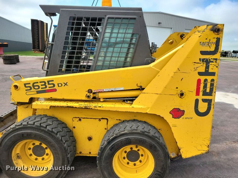 image for item DN4094 1999 Gehl 5635DX  skid steer loader