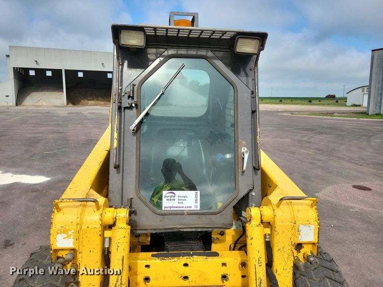 image for item DN4094 1999 Gehl 5635DX  skid steer loader