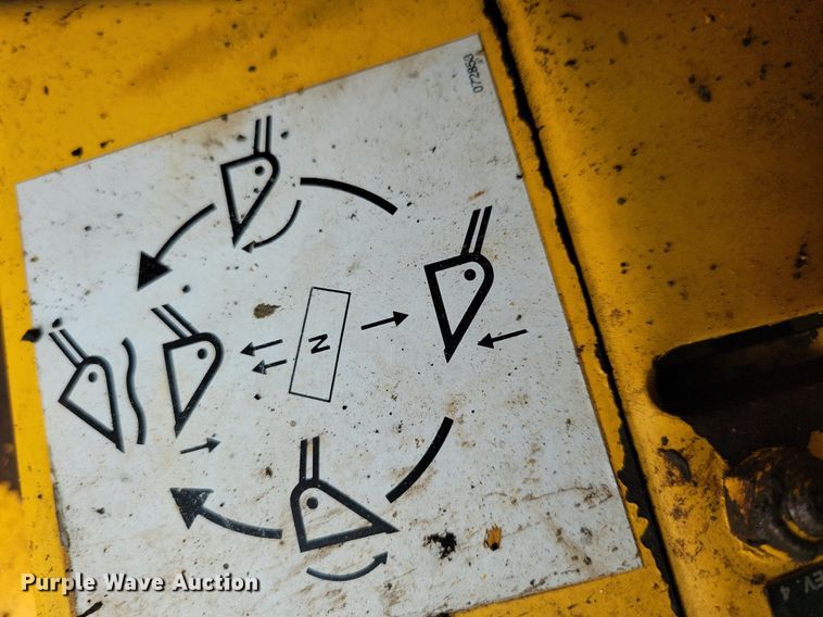 image for item DN4094 1999 Gehl 5635DX  skid steer loader