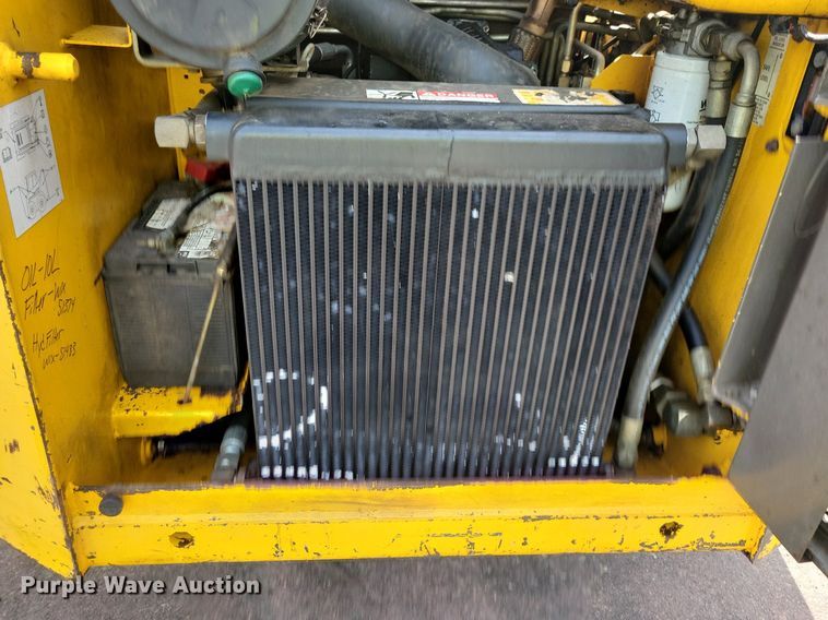 image for item DN4094 1999 Gehl 5635DX  skid steer loader