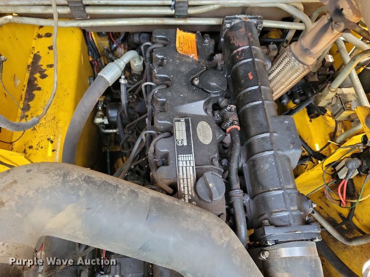 image for item DN4094 1999 Gehl 5635DX  skid steer loader