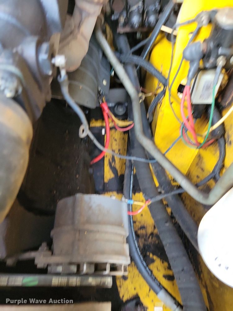 image for item DN4094 1999 Gehl 5635DX  skid steer loader