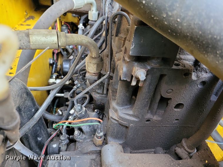 image for item DN4094 1999 Gehl 5635DX  skid steer loader