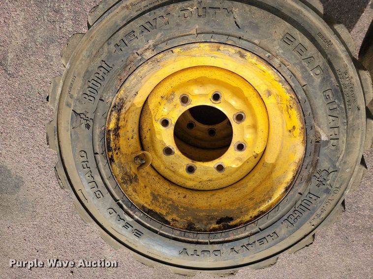 image for item DN4094 1999 Gehl 5635DX  skid steer loader