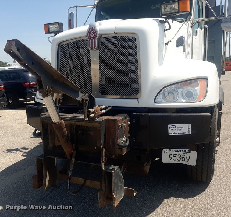 image for item DO3088 2010 Kenworth T400  dump truck