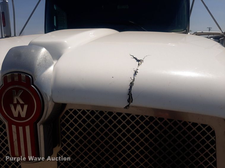 image for item DO3088 2010 Kenworth T400  dump truck