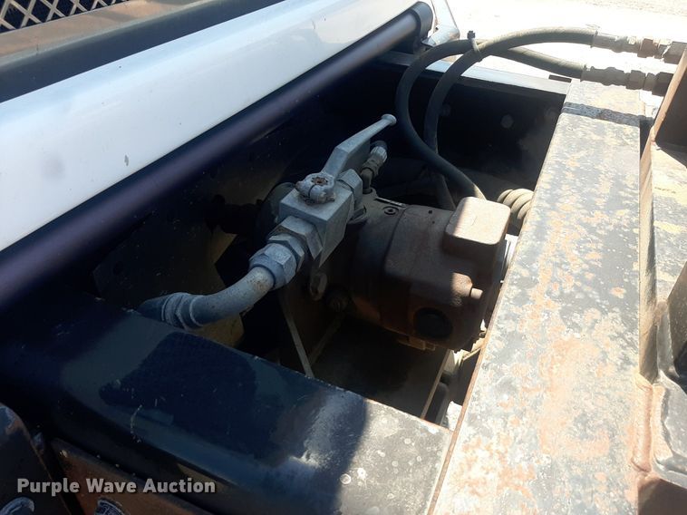 image for item DO3088 2010 Kenworth T400  dump truck