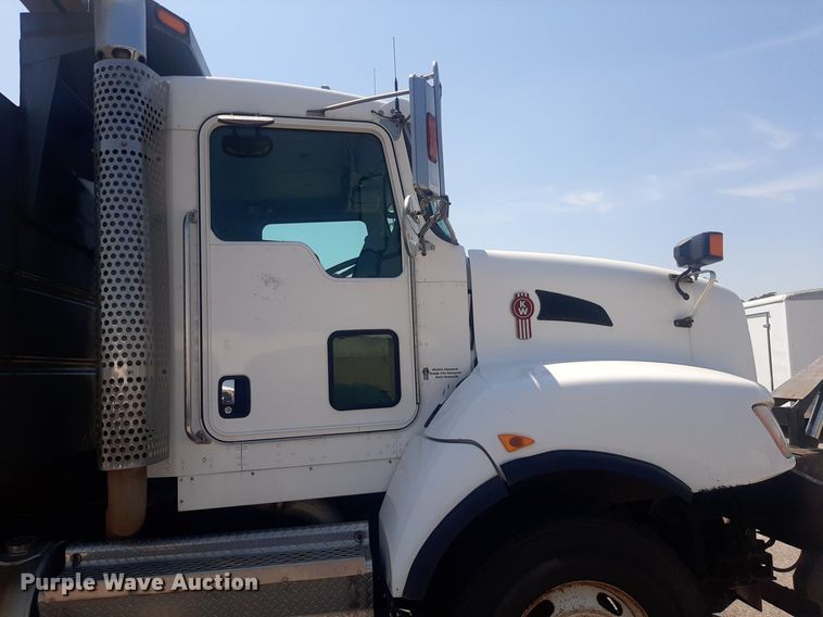 image for item DO3088 2010 Kenworth T400  dump truck