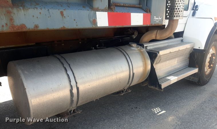 image for item DO3088 2010 Kenworth T400  dump truck