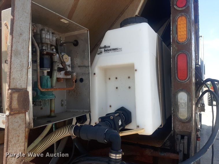 image for item DO3088 2010 Kenworth T400  dump truck