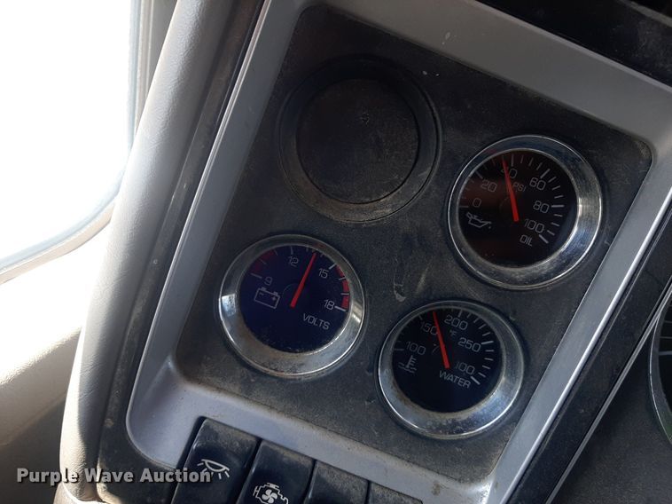 image for item DO3088 2010 Kenworth T400  dump truck