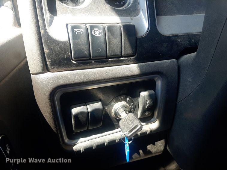 image for item DO3088 2010 Kenworth T400  dump truck