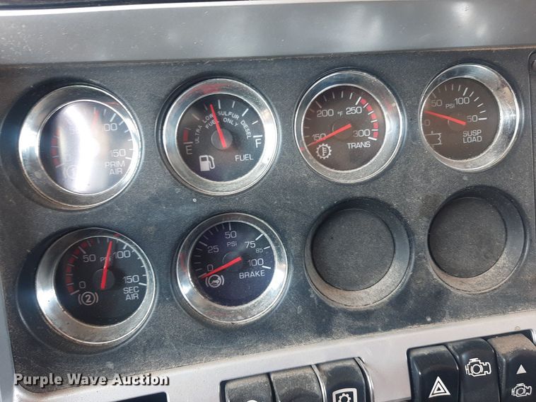 image for item DO3088 2010 Kenworth T400  dump truck