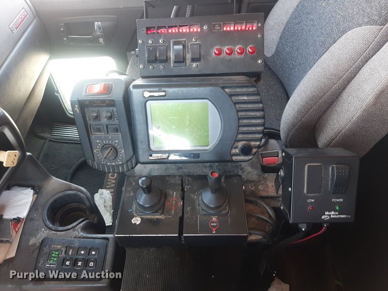 image for item DO3088 2010 Kenworth T400  dump truck