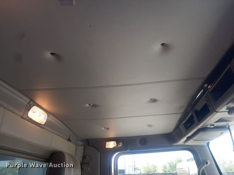 image for item DO3088 2010 Kenworth T400  dump truck